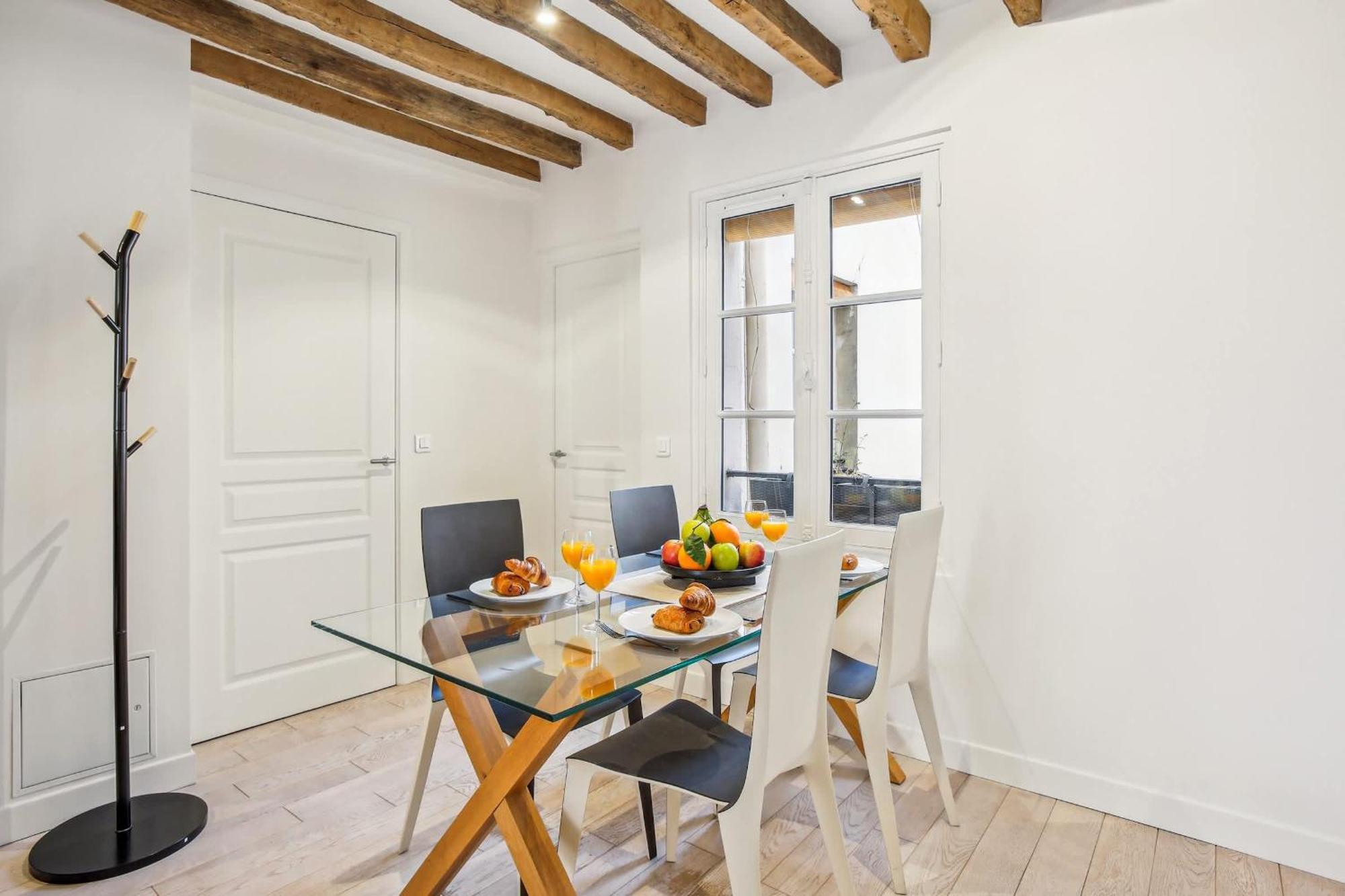 Spacious 1br In The Heart Of & Pompidou Apartment Paris
